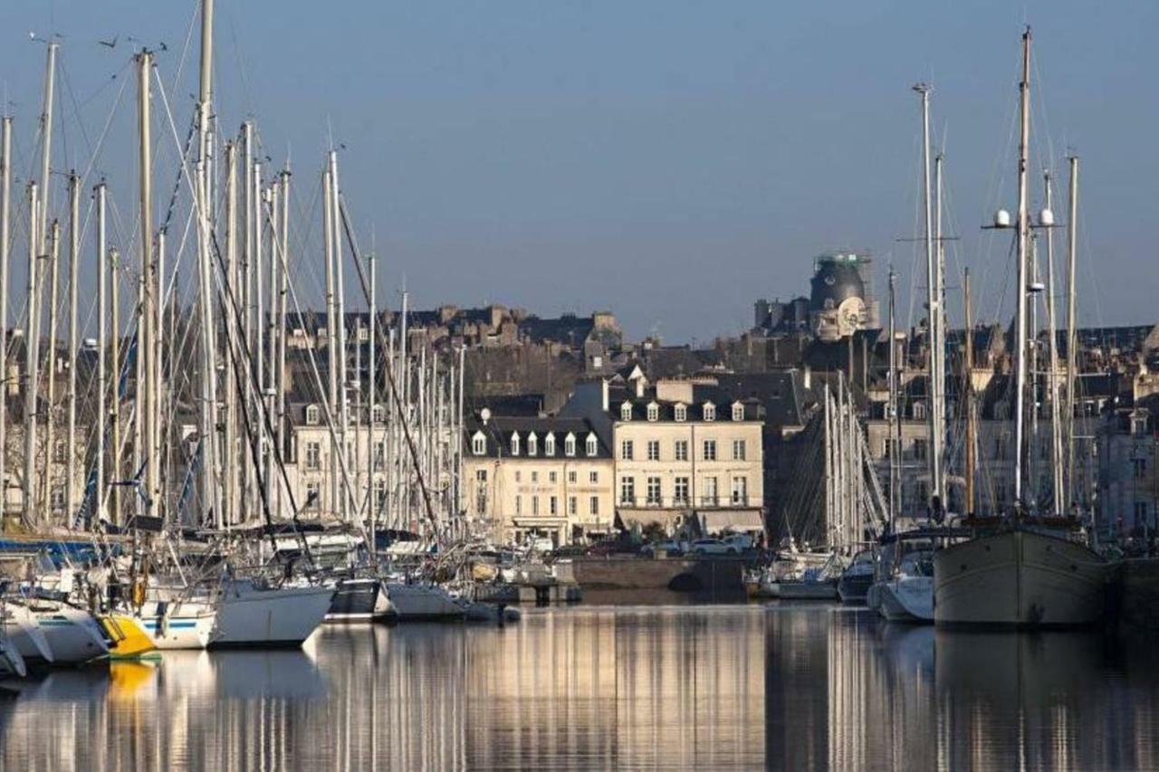 Stop 100M Du Port-Parking Gratuit A 5Mn Vannes Extérieur photo